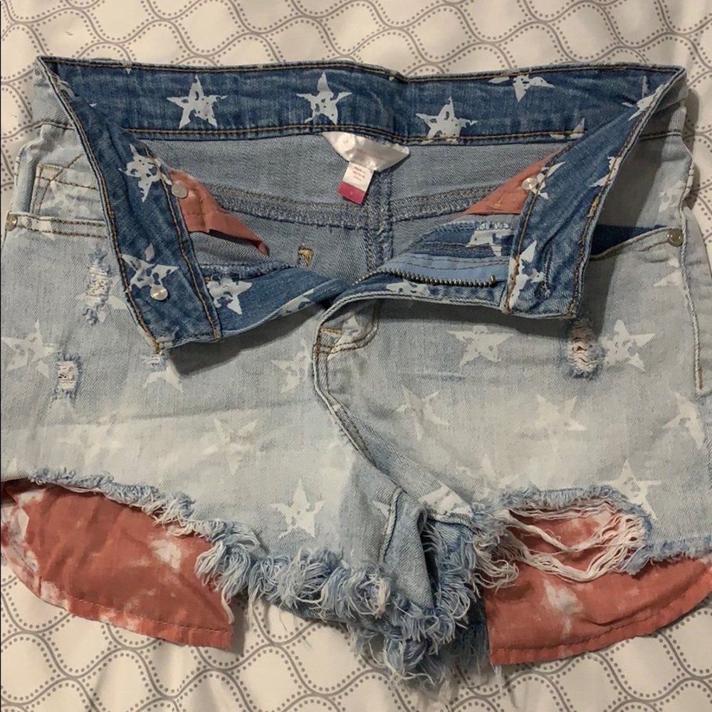 Cut off light wash shorts